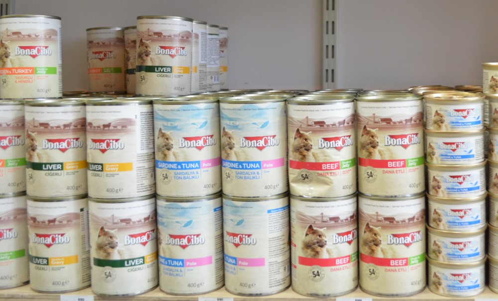 ukusni sosići za mačke više vrsta